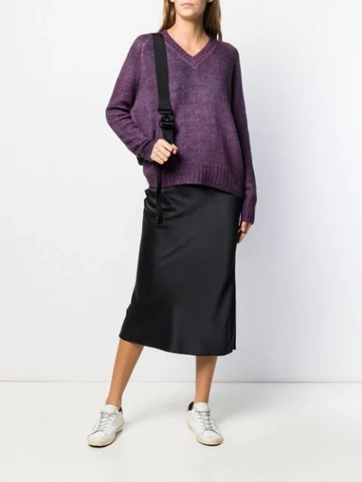 Shop Aragona Loose-fit V-neck Jumper In Purple