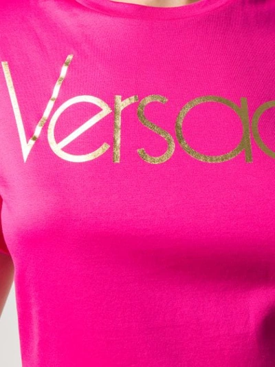 Shop Versace Logo Print T-shirt In A2451 Fucsia