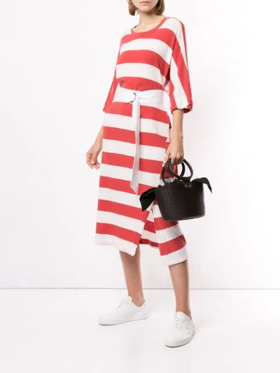 BASSIKE BELTED STRIPED MIDI DRESS - 红色