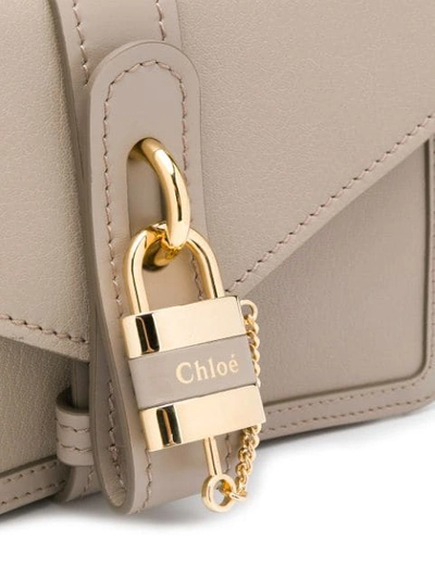 CHLOÉ ABY CHAIN SHOULDER BAG - 灰色