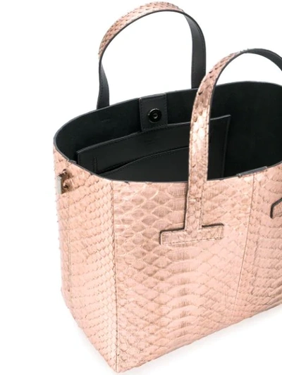 Shop Tom Ford Handtasche Mit Schlangen-effekt - Braun In Brown