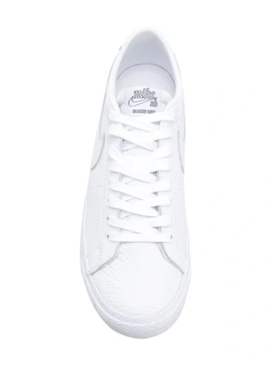 NIKE BLAZER LOW SNEAKERS - 白色