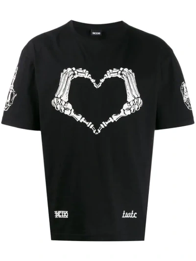 Shop Ktz Skeleton Heart Print T-shirt In Black