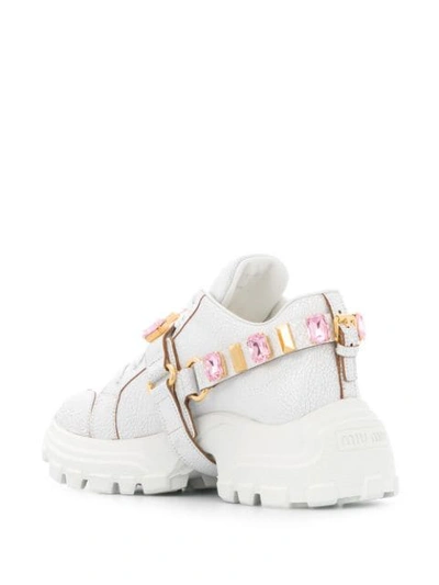 MIU MIU EMBELLISHED STRAP CHUNKY SNEAKERS - 白色