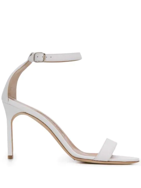 stiletto manolo blahnik