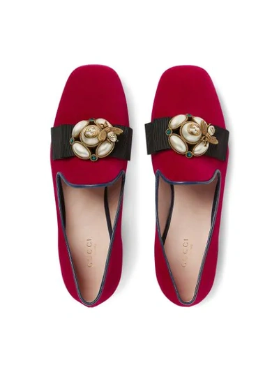 Velvet ballet flat with bee