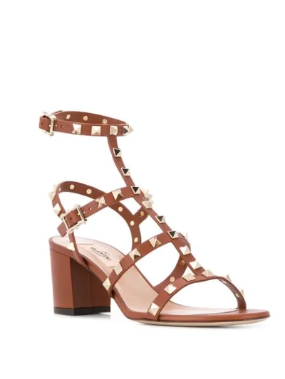 VALENTINO VALENTINO GARAVANI ROCKSTUD SANDALS - 棕色