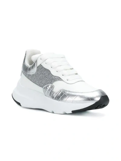 Shop Alexander Mcqueen Sneakers Mit Plateauabsatz - Weiss In White