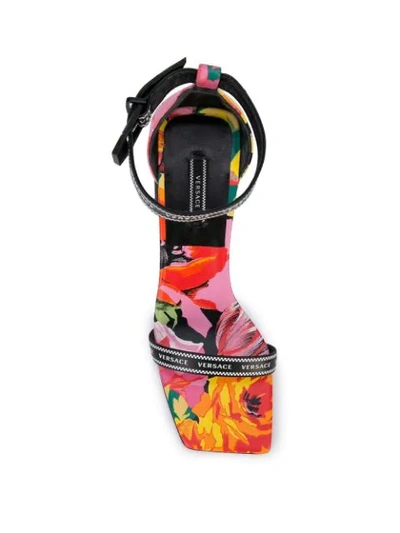 VERSACE BAROQUE PRINT SANDALS - 多色