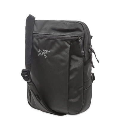 Shop Arc'teryx Slingblade 4 Shoulder Bag In Grey