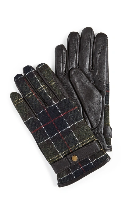 Shop Barbour Newbrough Gloves In Classic
