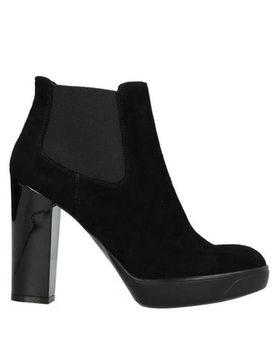 Hogan Ankle Boots In Black