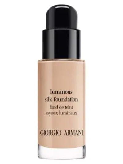 Shop Giorgio Armani Luminous Silk Foundation In 02