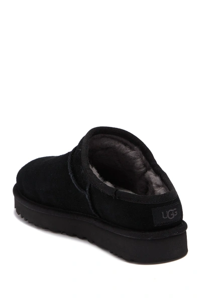 Shop Ugg Classic Slipper In Blk