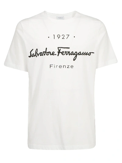 Shop Ferragamo T-shirt In Bianco/nero