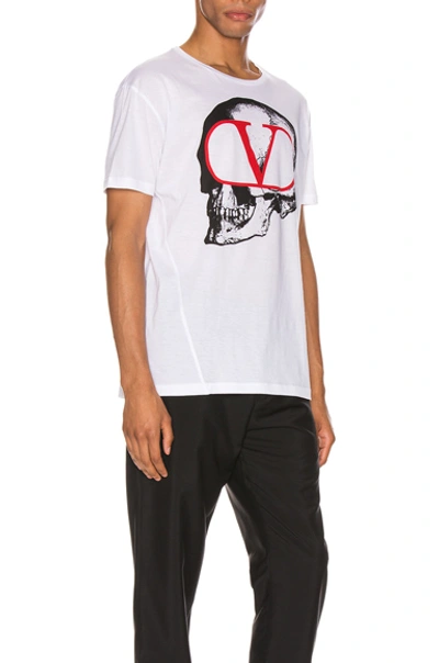 Shop Valentino Go Skull Tee In White & Red