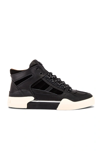 Stratica international shop shoes