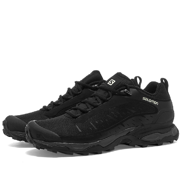 salomon all black shoes