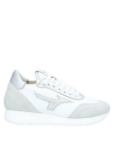 Shop Mizuno Woman Sneakers White Size 6 Textile Fibers, Soft Leather