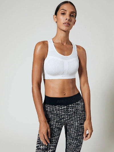 Nike Fenom Flyknit Bra In White,pure Platinum