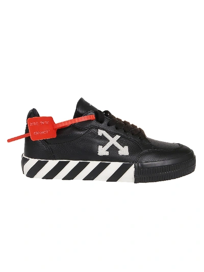 Shop Off-white Sneaker Arrow Low Vulcanized In Black White
