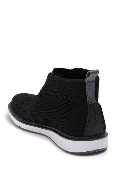 swims motion chukka