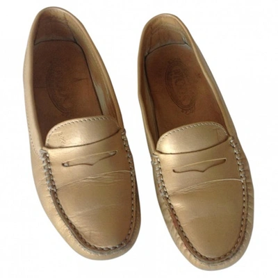 Pre-owned Tod's Gold Leather Flats