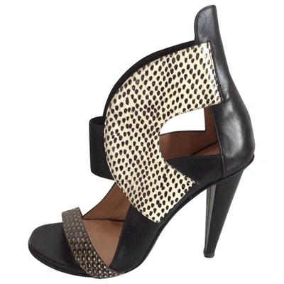 Pre-owned Roland Mouret Leather Sandals In Black