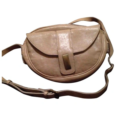 Pre-owned Gerard Darel Leather Crossbody Bag In Beige