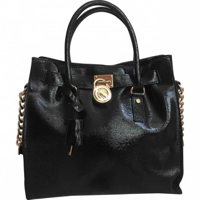 Pre-owned Michael Kors Patent Leather Handbag In Black