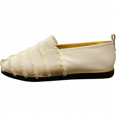 Pre-owned Avec Modération White Patent Leather Ballet Flats