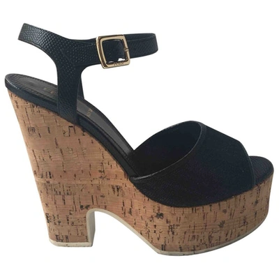 Pre-owned Fendi Leather Sandals In Camel