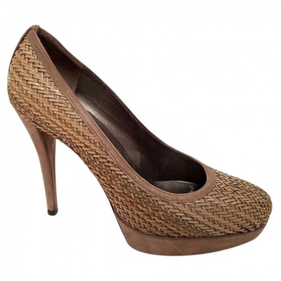 Pre-owned Stuart Weitzman Heels In Beige