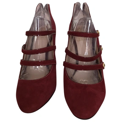 Pre-owned Vince Camuto Burgundy Suede Heels