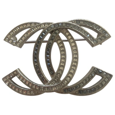 Pre-owned Chanel Cc Silver Metal Pins & Brooches