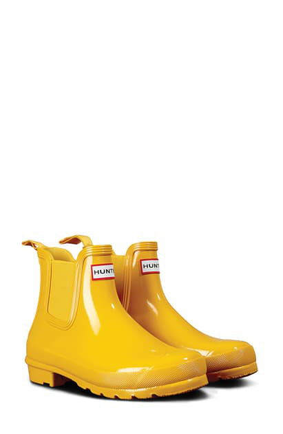 yellow hunter chelsea boots