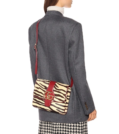 Shop Gucci Arli Medium Calf Hair Shoulder Bag In Multicoloured