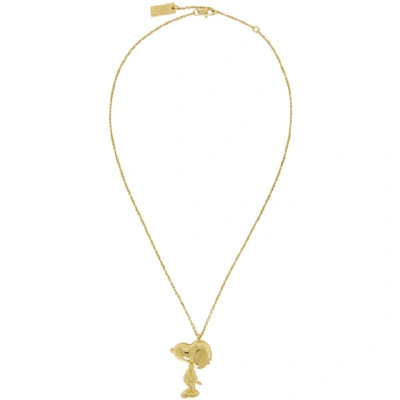 Shop Marc Jacobs Gold Peanuts Edition The Snoopy Necklace In 710 Gold