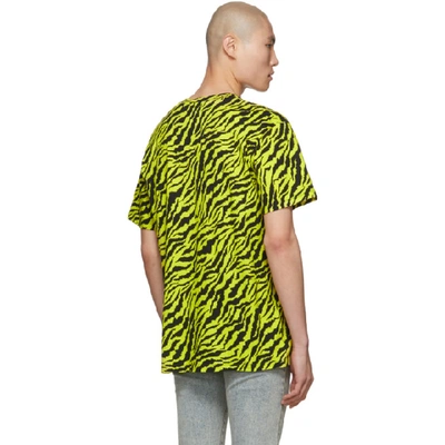 Shop Gucci Yellow Zebra Vintage Logo T-shirt In 7149ylw