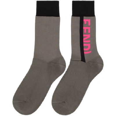 FENDI 灰色 AND 粉色徽标中筒袜