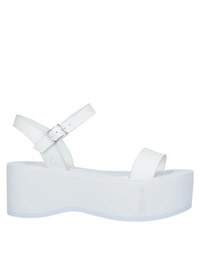 Shop Windsor Smith Woman Sandals White Size 9 Soft Leather