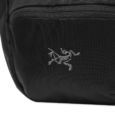 Shop Arc'teryx Maka 2 Waist Pack In Black