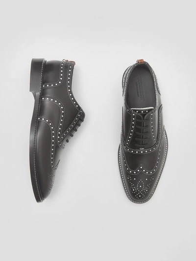 Shop Burberry D-ring Detail Two-tone Leather Oxford Brogues In Black/white