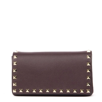 Shop Valentino Garavani Rockstud Chain Wallet In Purple