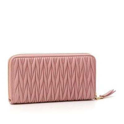 Shop Miu Miu Matelassé Zip Around Wallet In Pink