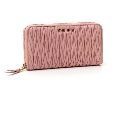 Shop Miu Miu Matelassé Zip Around Wallet In Pink