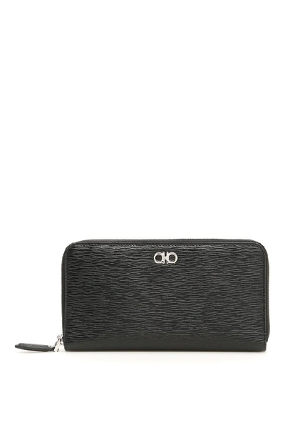 Shop Ferragamo Salvatore  Double Gancio Revival Wallet In Black