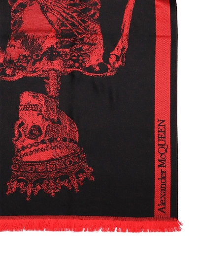 Shop Alexander Mcqueen King And Queen Logo Print Fringed Scarf In Multi