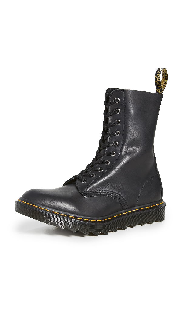 dr martens boots 10 eye