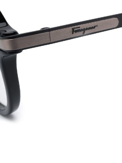 Shop Ferragamo Pilot-frame Tinted Sunglasses In Black